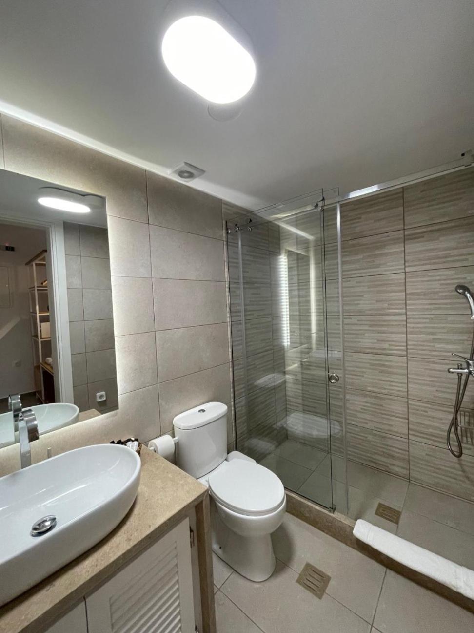 إرميوني Trocadero Luxury Suites المظهر الخارجي الصورة